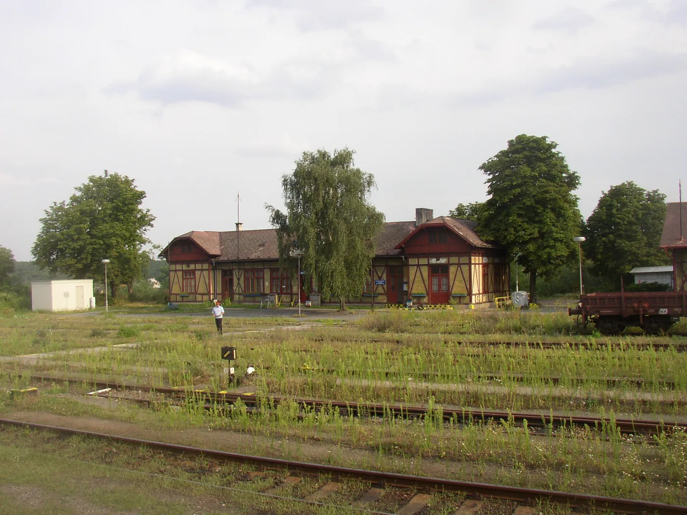 Historická výpravní budova železniční stanice Kladno-Dubí